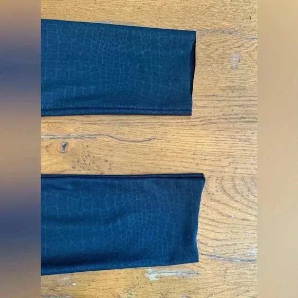 Women’s black leopard print leggings by Wild Fable size XS - Picture 13 of 14